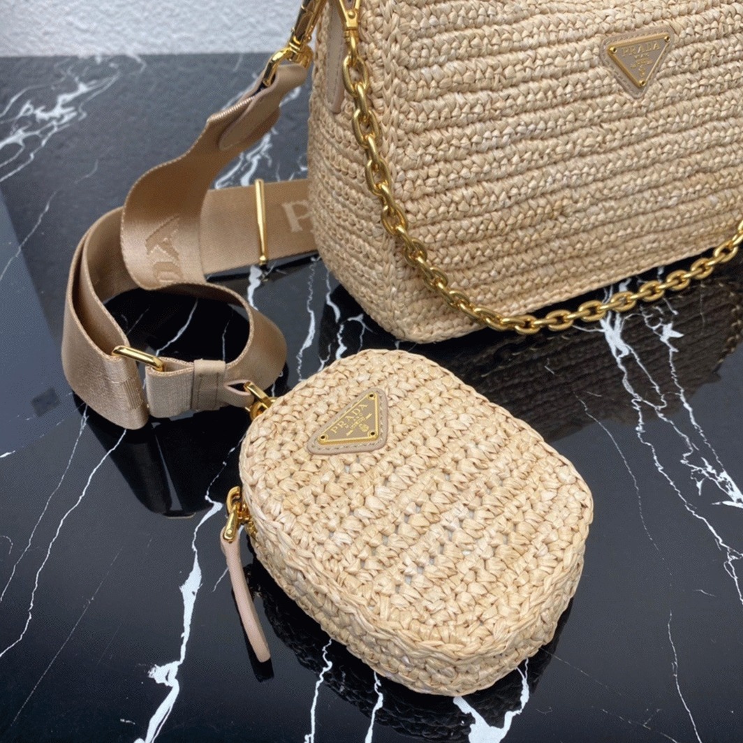 Pra*a Re-Edition Shoulder Bag Knockoff in Beige