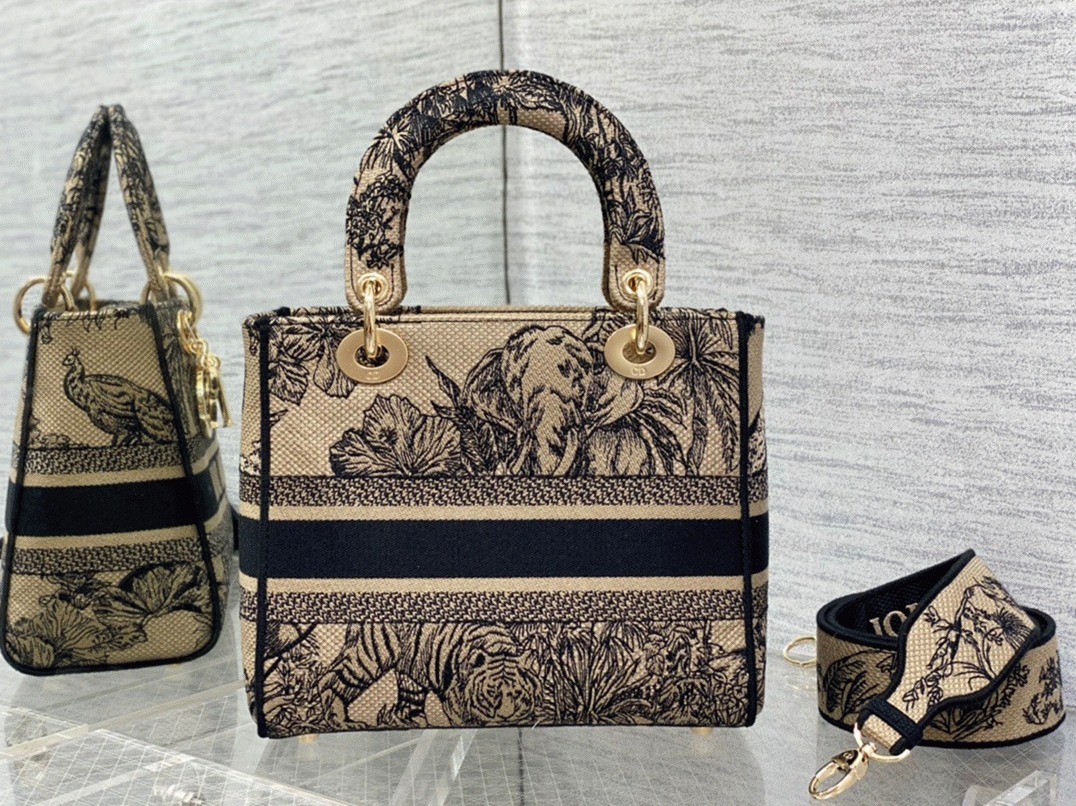 D10r Lady D-Lite Medium Bag Fake in Beige Toile de Jouy Voyage Embroidery
