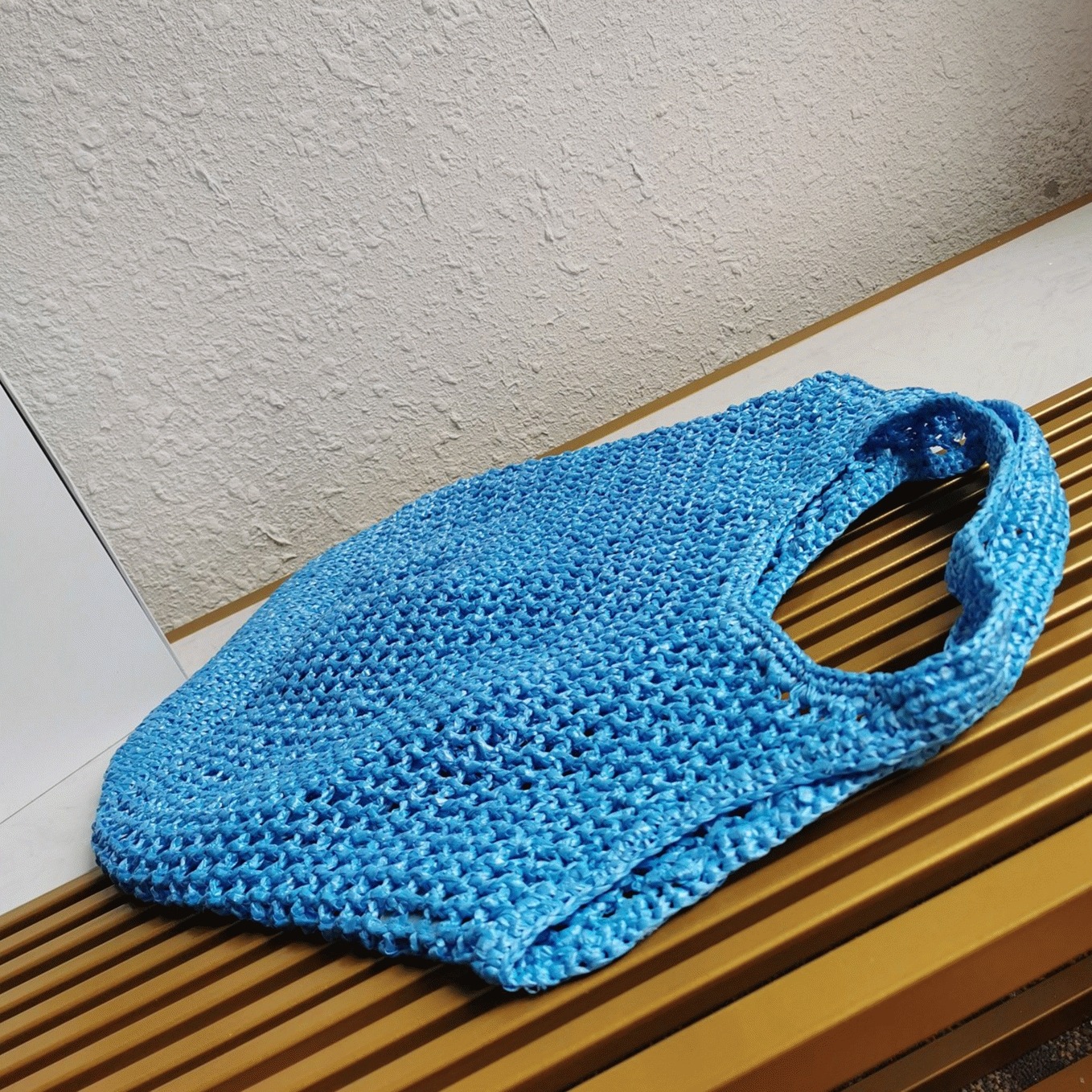 Pra*a Large Tote Bag in Blue Woven Raffia