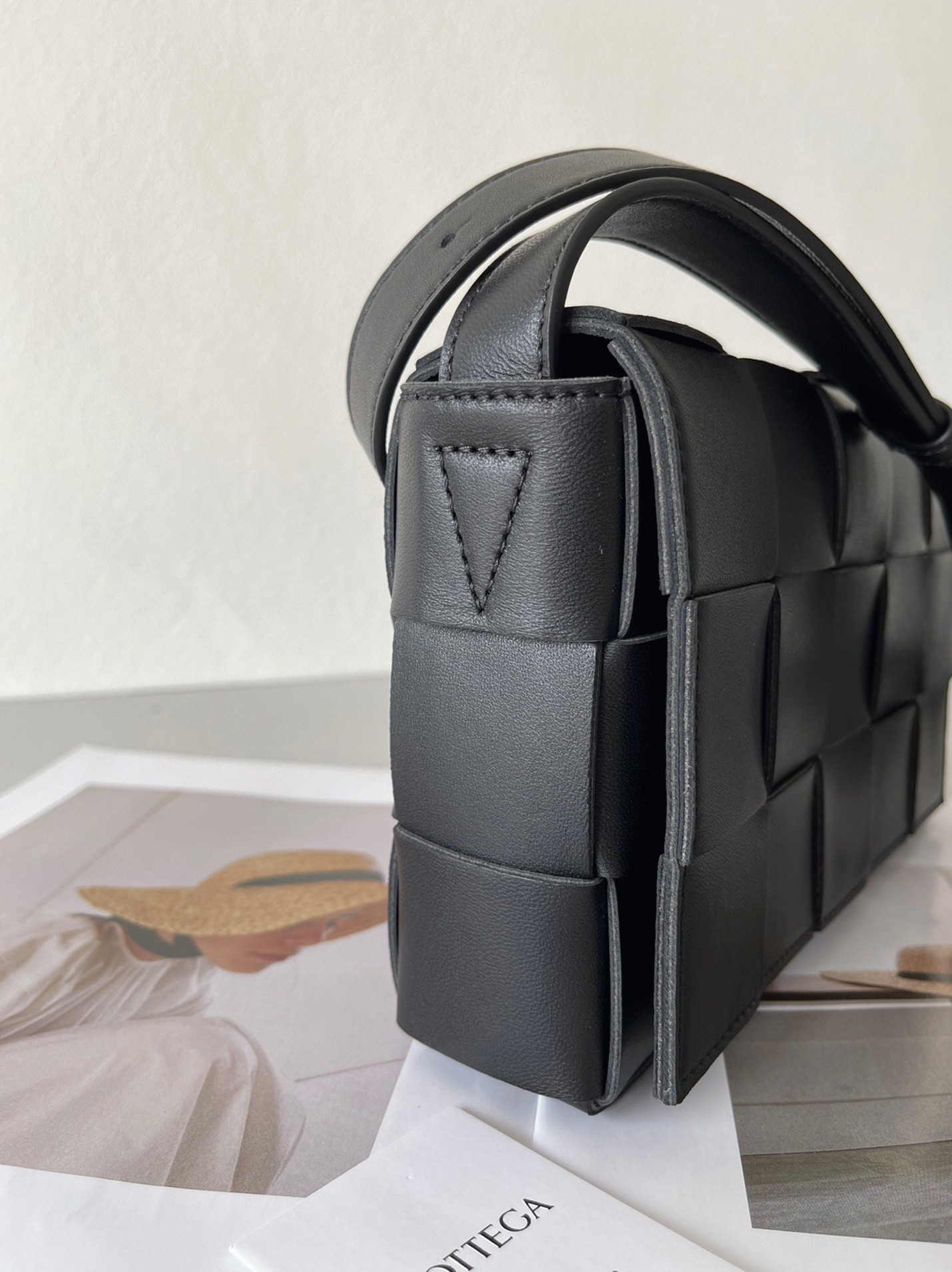 Top Quality Faux B0tt*ga Ven*ta Cassette Bag In Black