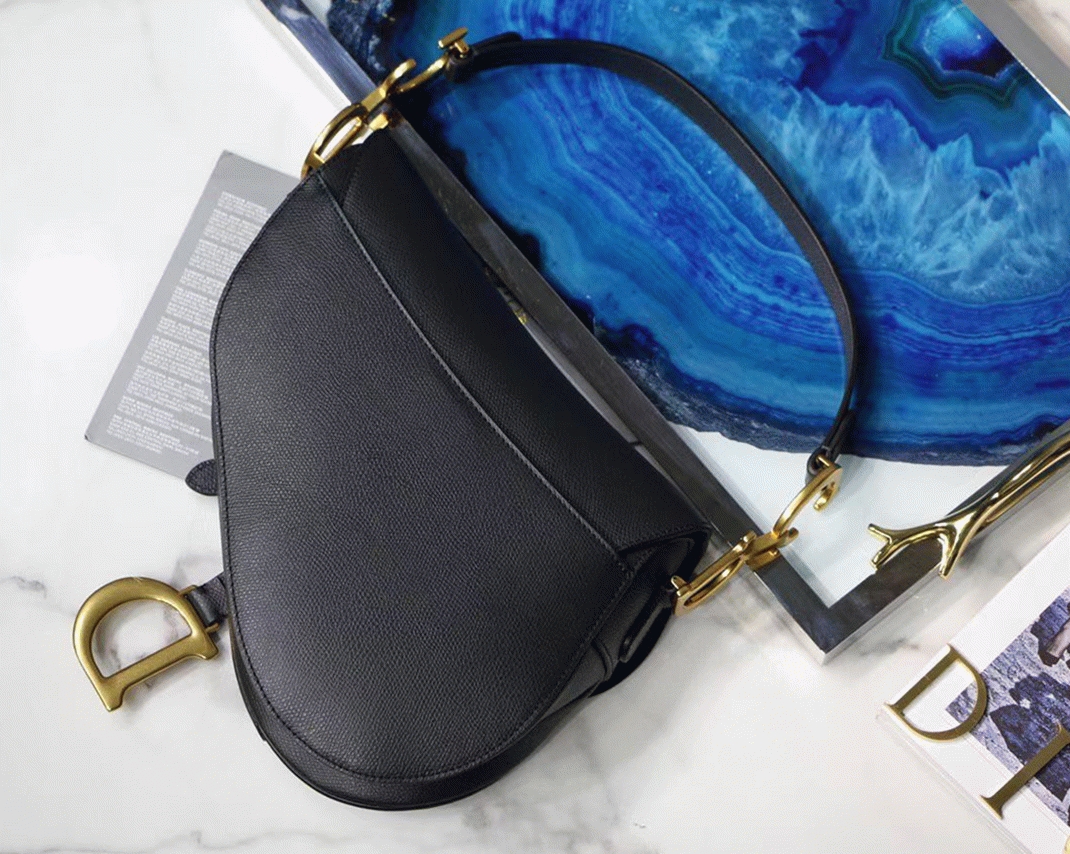 D10r Saddle Bag Fake in Black Grained Calfskin