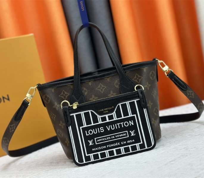 L0vis Vvtt0n Neverfull Bandouliere Inside Out BB Tote In Monogram Canvas And Black Leather