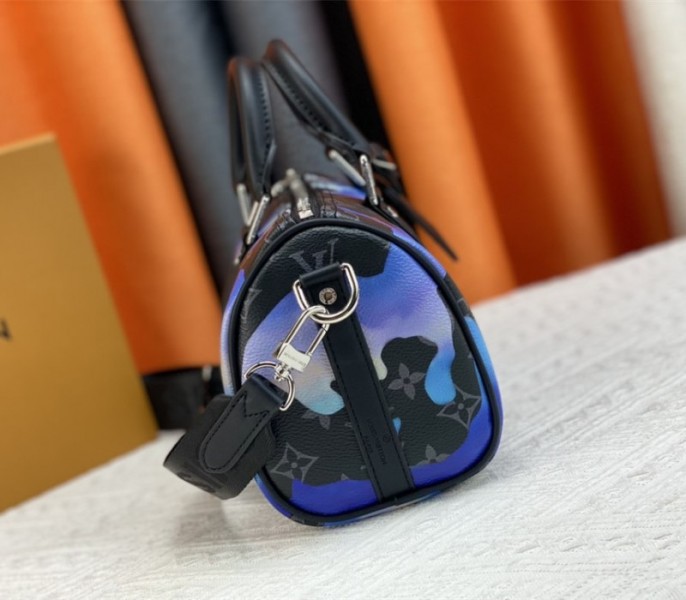 L0vis Vvtt0n Monogram Eclipse Keepall Bandouliere 25 Travel Bag In Blue And Purple Sunrise