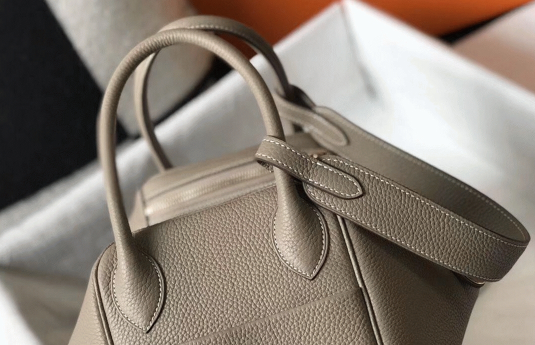 Knockoff H**me5 Lindy 30cm bag in gris tourterelle tone