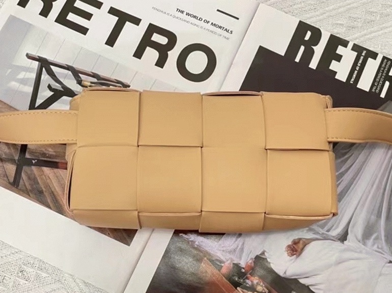 Fake B0tt*ga Ven*ta Cassette Belt Bag Beige