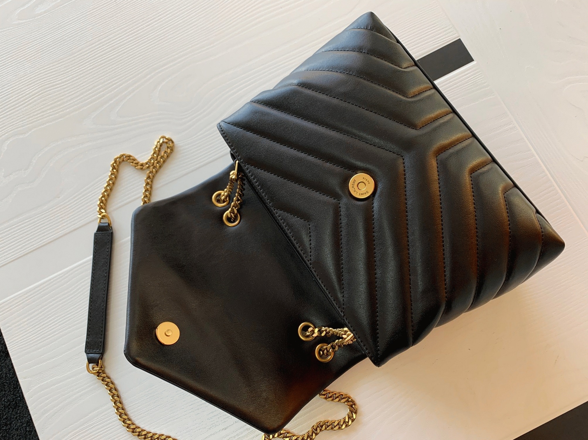 Replica Designer Sa1nt Lau*nt LouLou Small Chain Bag Black