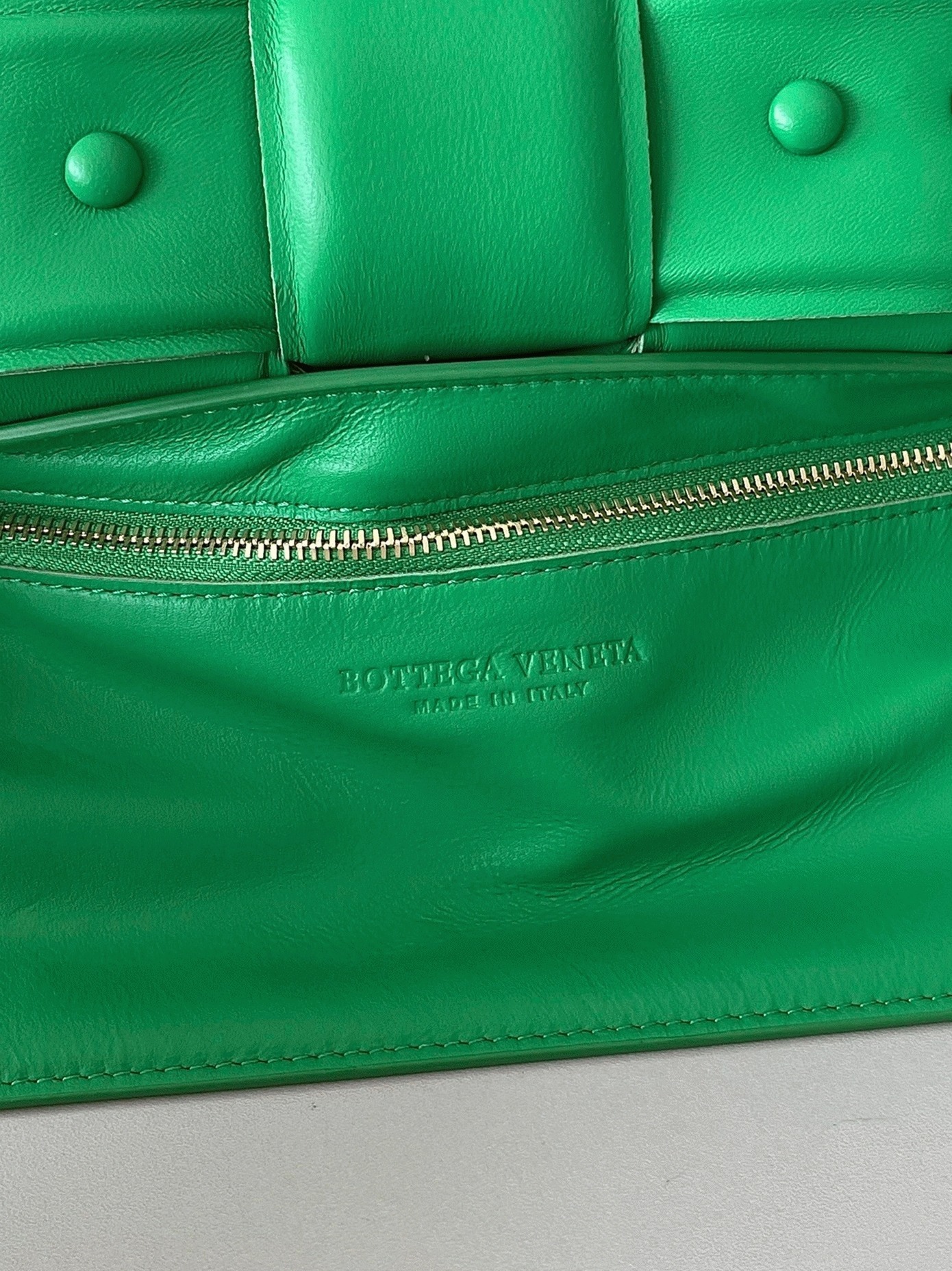 Top Quality Fake B0tt*ga Ven*ta Chain Cassette Bag In Parakeet