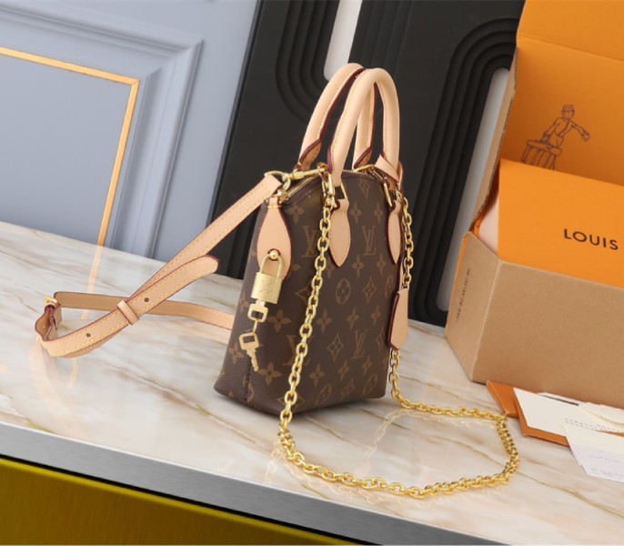L0vis Vvtt0n Monogram Canvas Lockit BB Bag