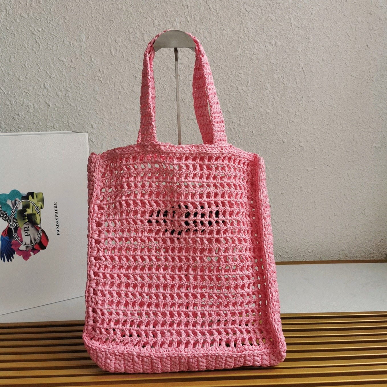 Pra*a Small Tote Bag Imitation in Pink Woven Raffia