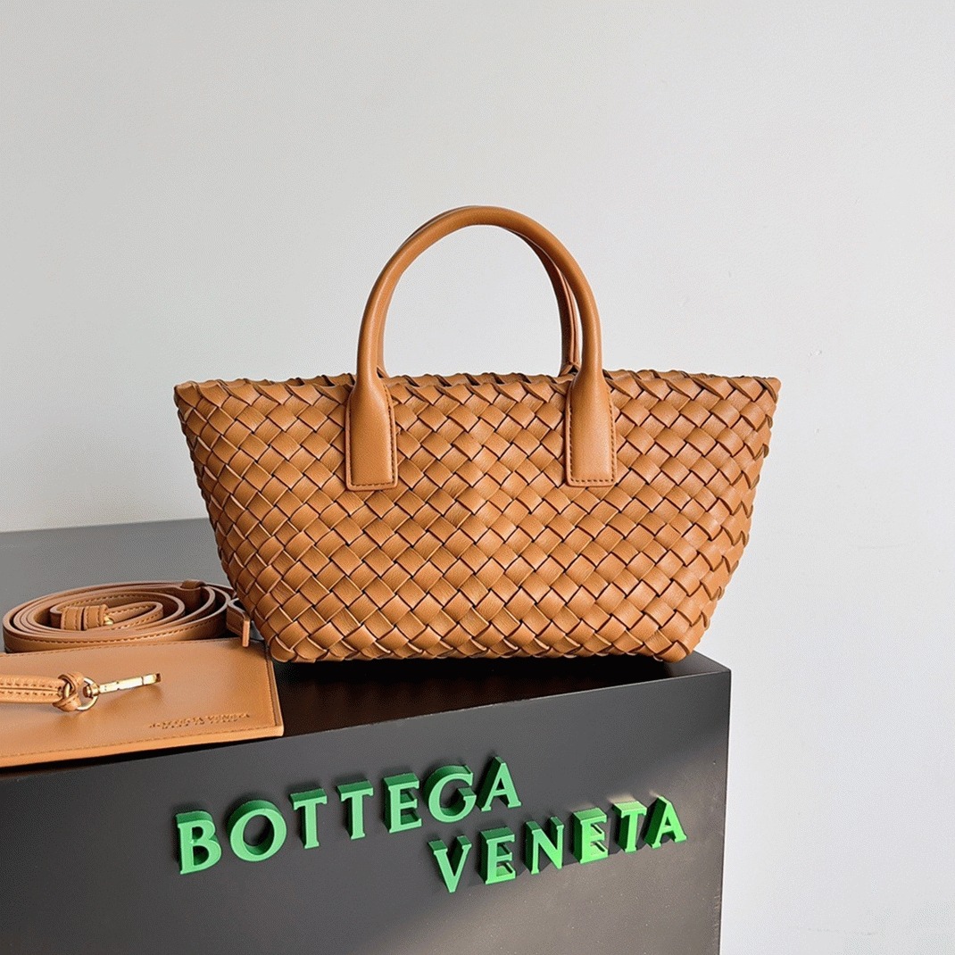 Top Quality Replica B0tt*ga Ven*ta Cabat Mini Bag In Caramel Intrecciato Lambskin