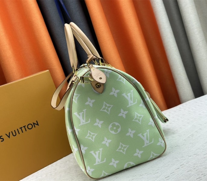 L0vis Vvtt0n Speedy P9 Bandouliere 50 Bag In Light Green