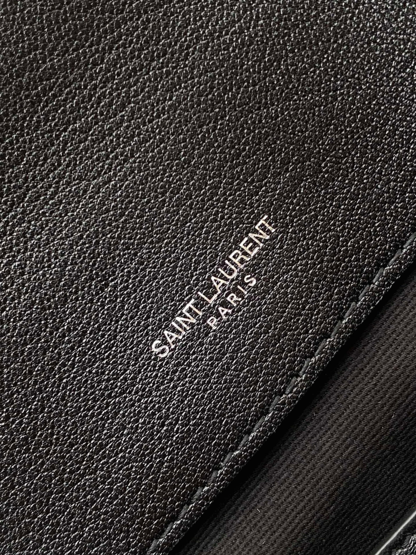 Replica Sa1nt Lau*nt College Medium Chain Bag with Black