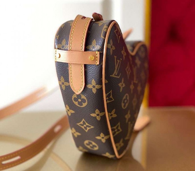 L0vis Vvtt0n Monogram Canvas Game On Coeur Bag