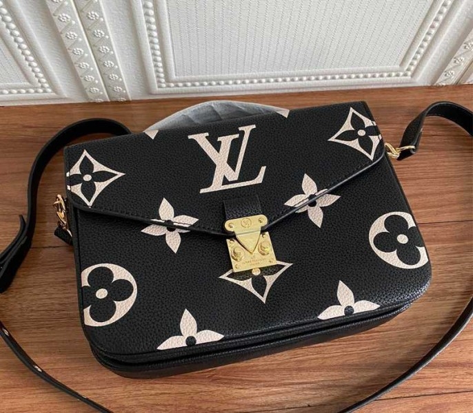 L0vis Vvtt0n Bicolor Monogram Empreinte Metis Bag In Black And Beige