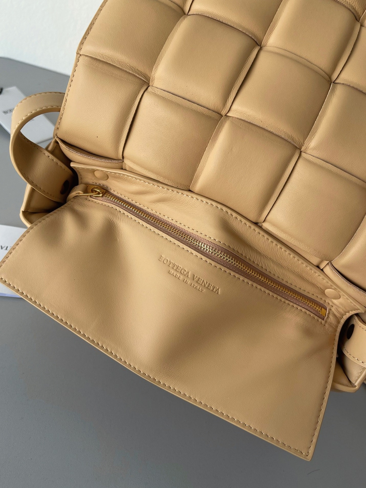 Top Quality Knockoff B0tt*ga Ven*ta Padded Cassette Bag In Almond