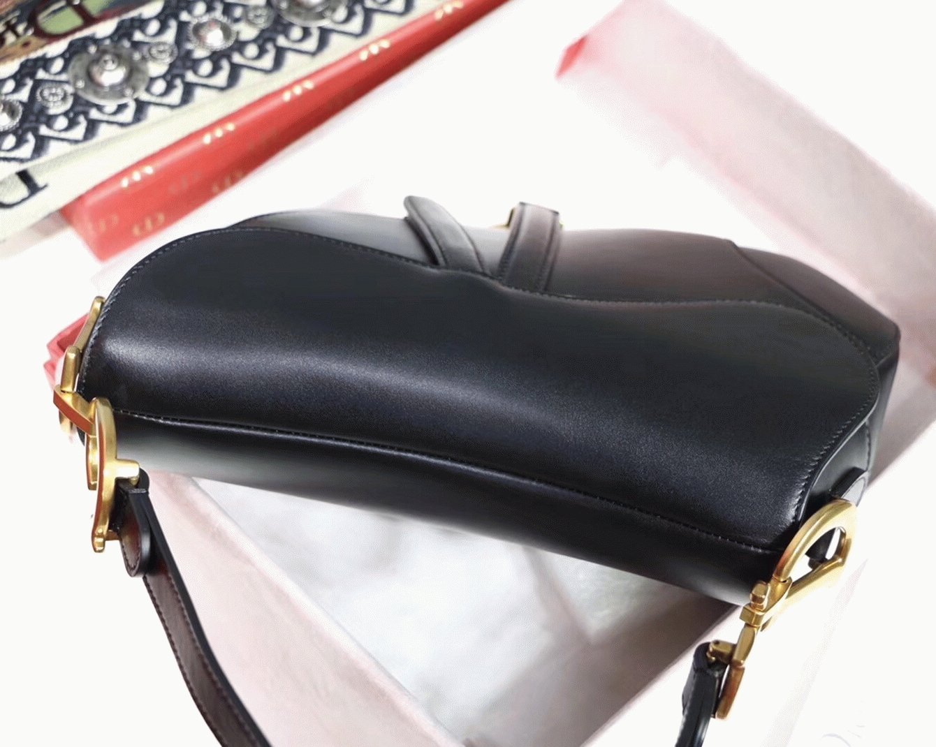 D10r Saddle Bag Fake in Black Smooth Calfskin