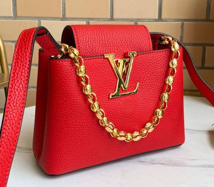 L0vis Vvtt0n Capucines Mini Chain Bag In Red