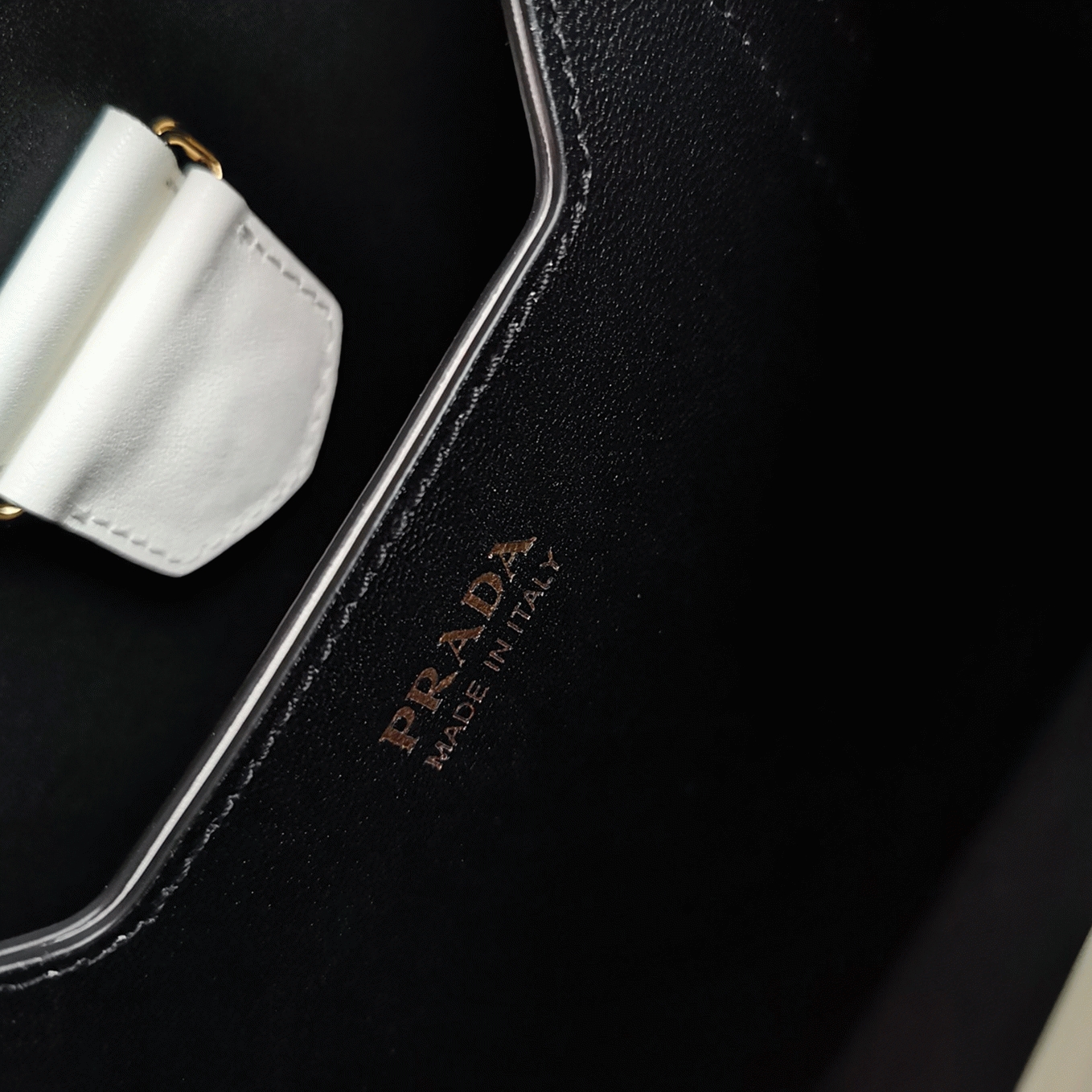 White Pra*a Medium Panier Bag Replica