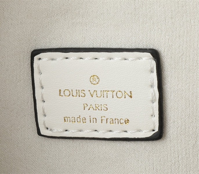 L0vis Vvtt0n Other Leathers Speedy Bandouliere 20 Handbag In Quartz White
