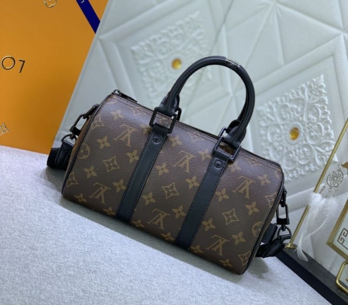 L0vis Vvtt0n Monogram Canvas Keepall Bandouliere 25 In Black