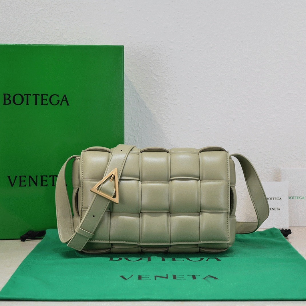 Top Quality Knockoff B0tt*ga Ven*ta Padded Cassette Bag In Travertine