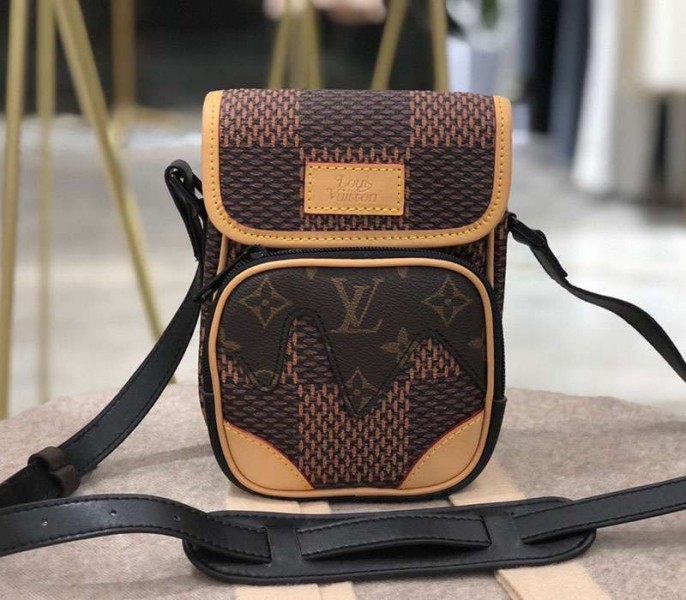 L0vis Vvtt0n Nano Amazone Messenger Bag
