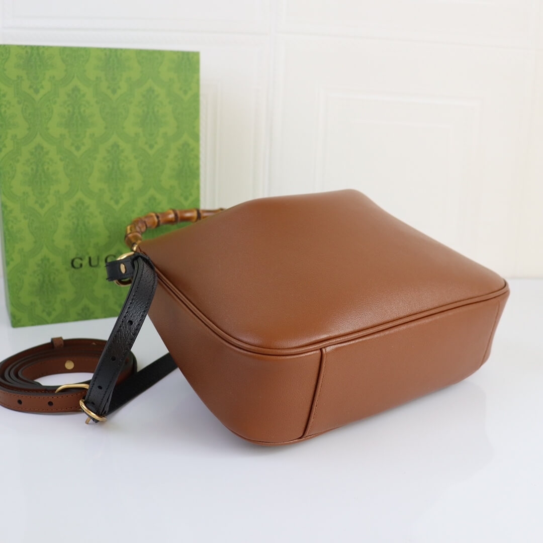 Gvc*1 Diana Medium Shoulder Bag