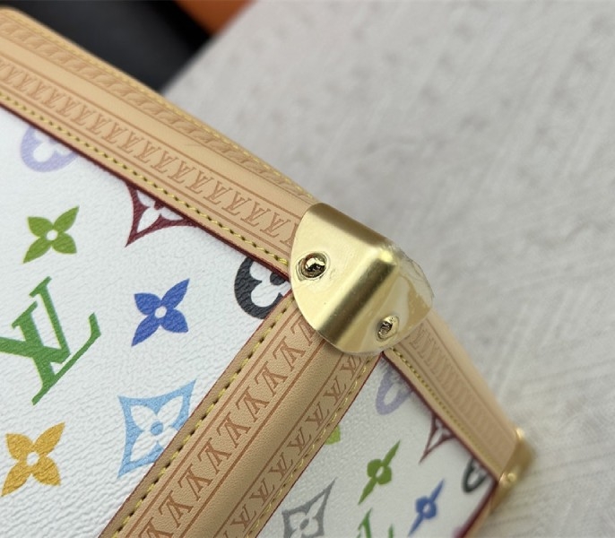 L0vis Vvtt0n X TM Multicolored Onthego MM In White
