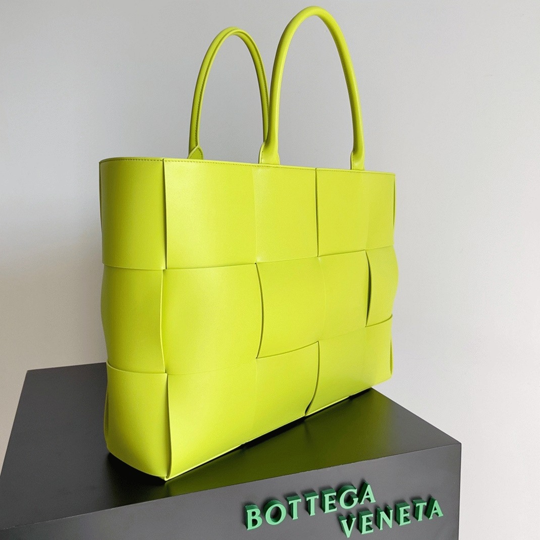 Replica B0tt*ga Ven*ta Large Arco Tote Bag Kiwi