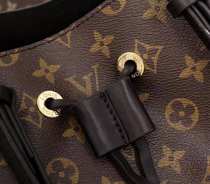 L0vis Vvtt0n Monogram Canvas NeoNoe MM Bag In Black