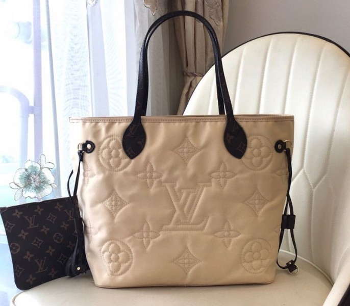 L0vis Vvtt0n Econyl Regenerated Nylon Neverfull MM Tote In Cream