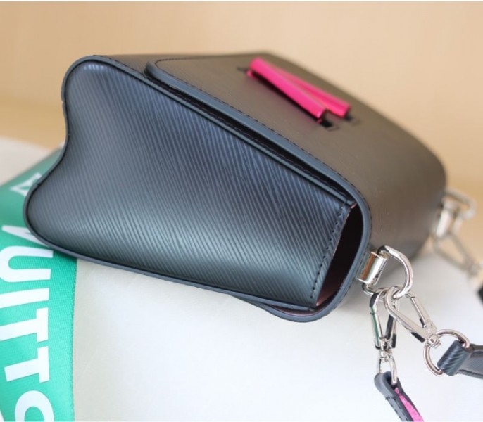 L0vis Vvtt0n Epi Leather Twist MM Handbag In Black With Gradient Strap