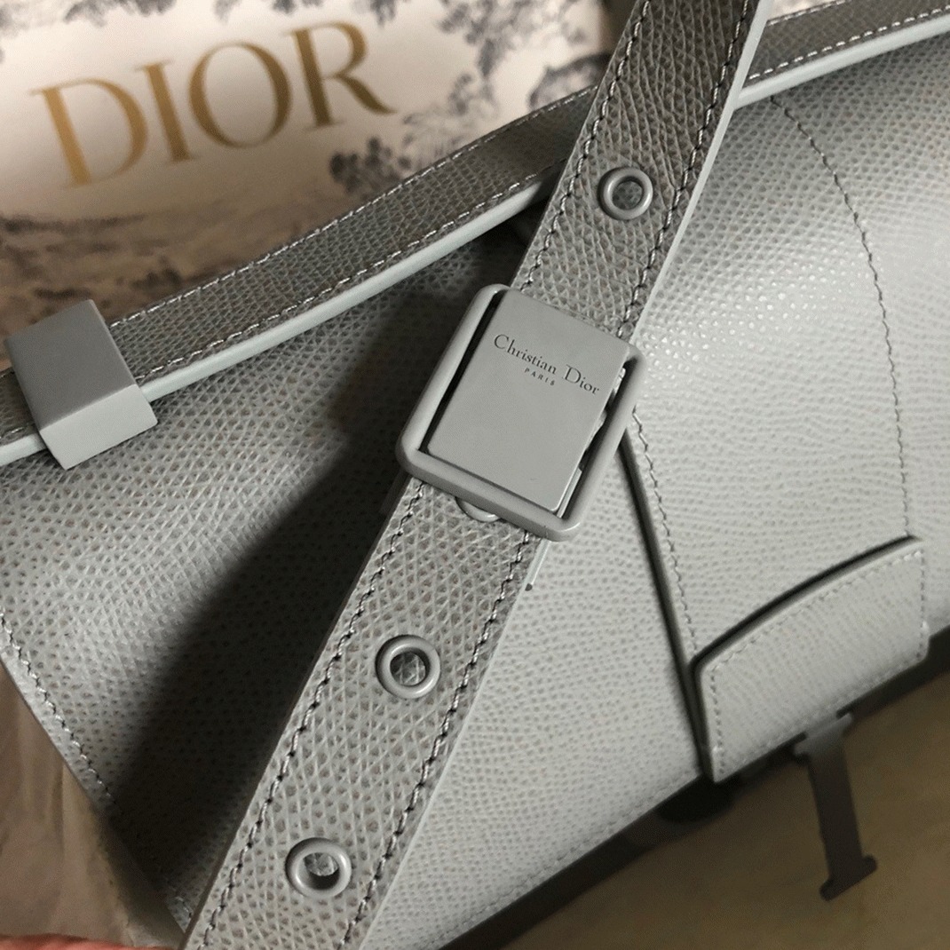 D10r 30 Montaigne Medium Bag Replica in Grey Ultramatte Grained Calfskin