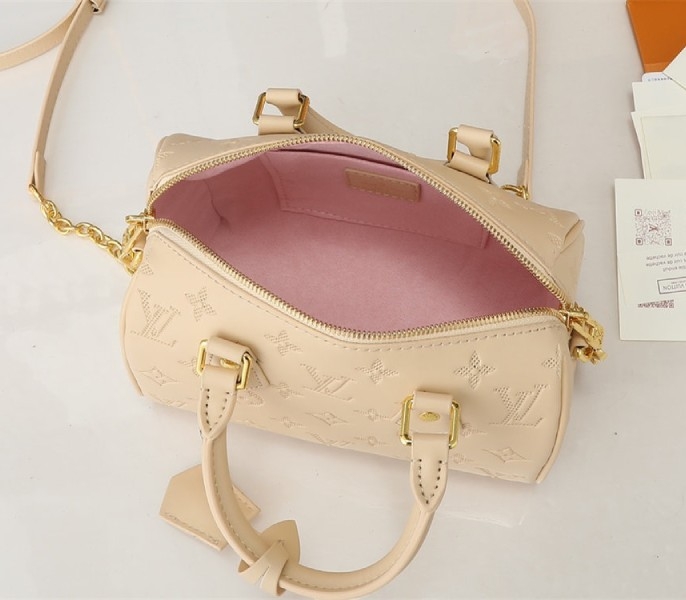 L0vis Vvtt0n Other Leathers Speedy Bandouliere 20 Handbag In Urban Yellow