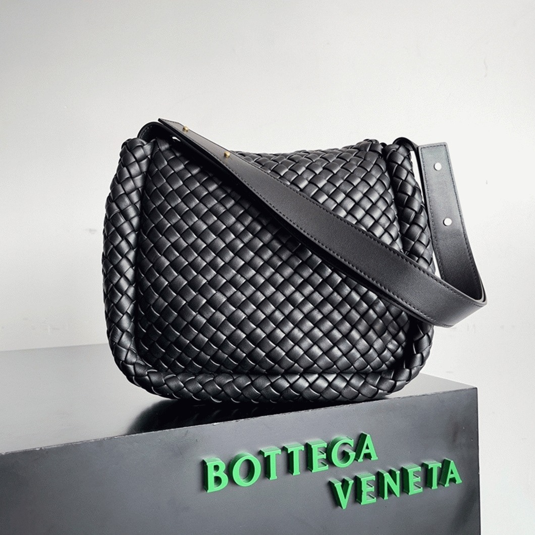 Replica B0tt*ga Ven*ta Cobble Small Bag Black