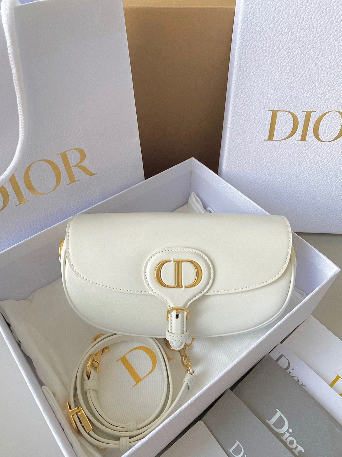 D10r Bobby East-West Bag Fake in White