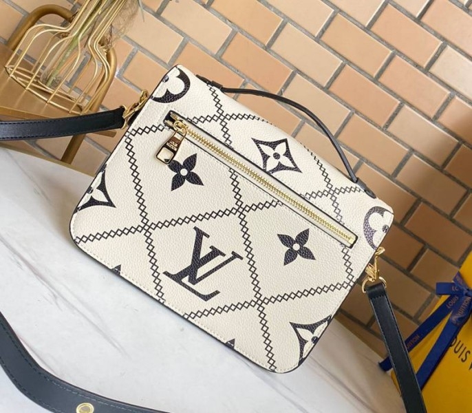 L0vis Vvtt0n Spring 2022 Monogram Empreinte Pochette Metis Handbag In Cream