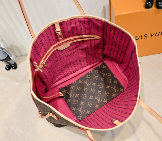 L0vis Vvtt0n Monogram Canvas Neverfull MM Tote In Red