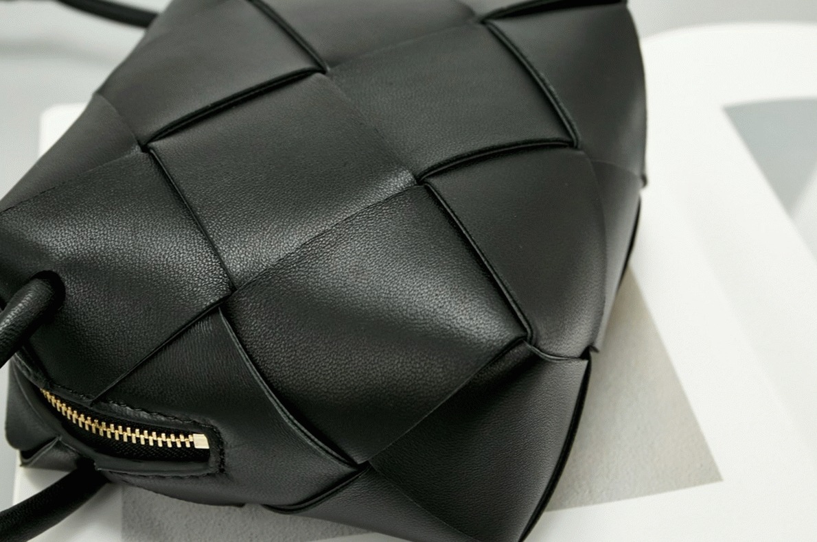 Replica B0tt*ga Ven*ta Mini Cassette Camera Bag Black
