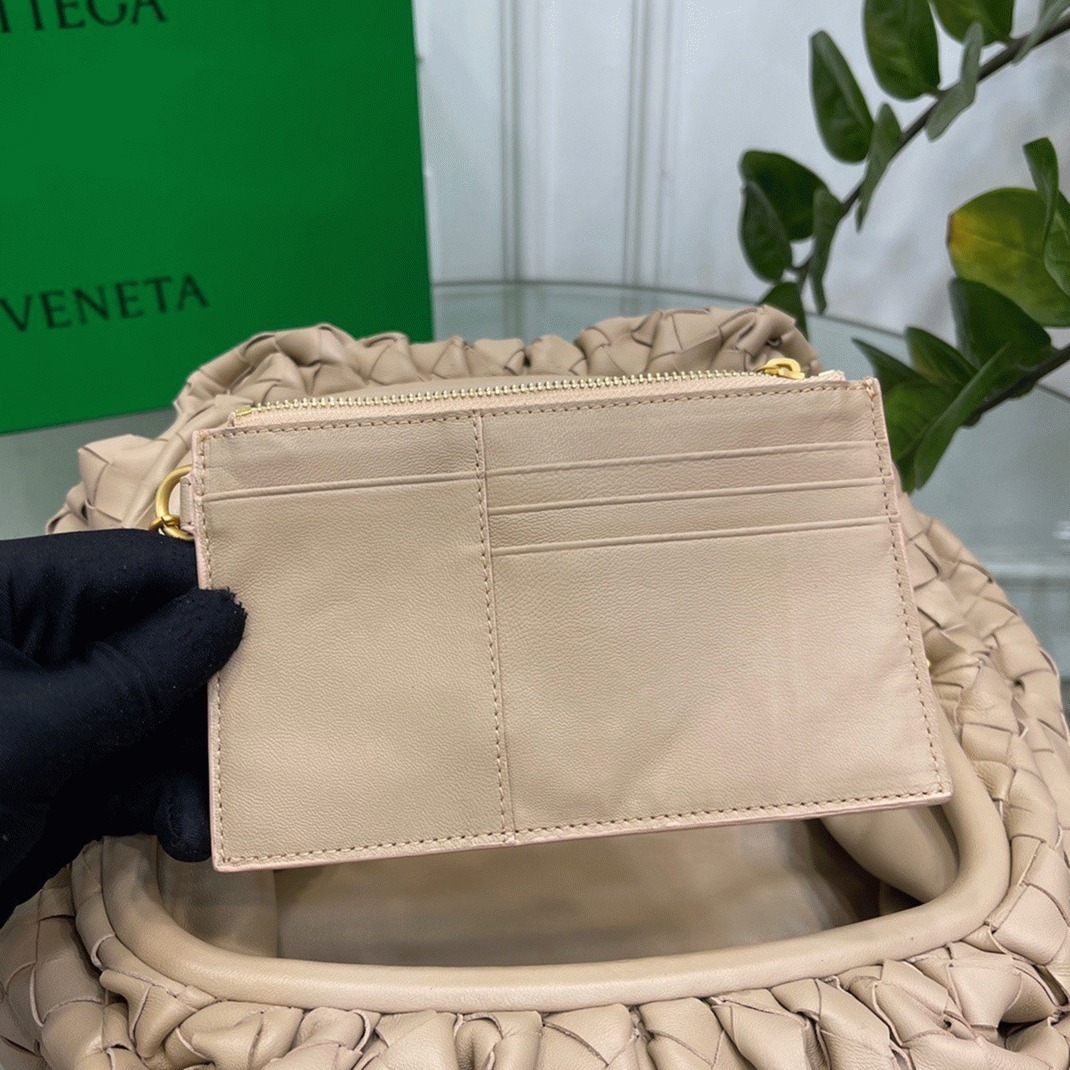 Fake B0tt*ga Ven*ta Large Pouch Clutch Bag Beige