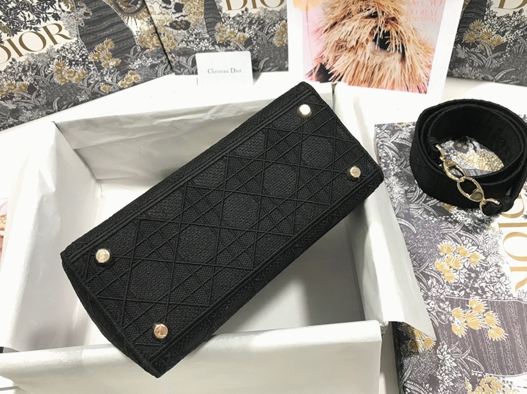 D10r Lady D-Lite Medium Bag Replica in Black Cannage Embroidered Canvas