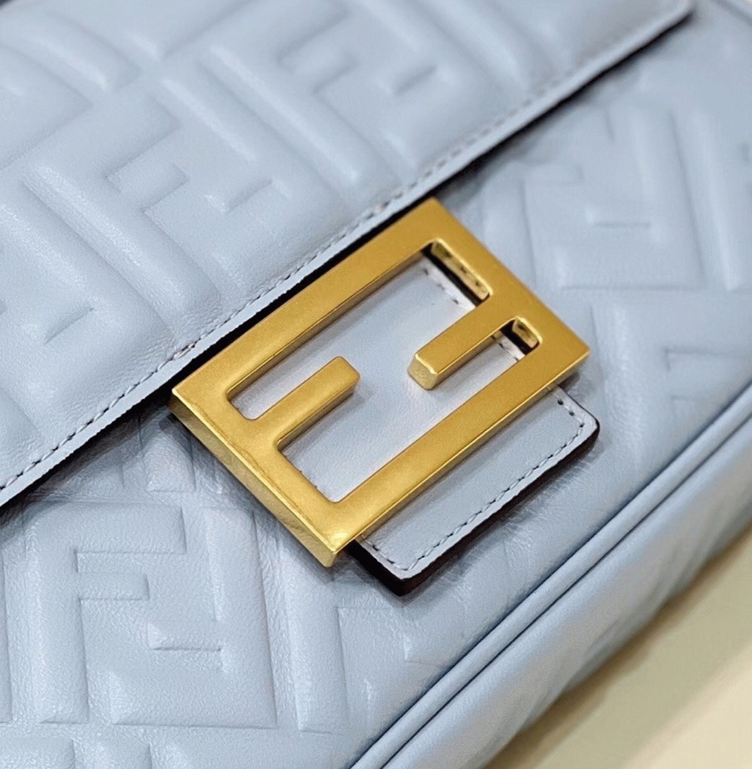 Top Quality Replica F**di Baguette Chain Midi Bag In Blue