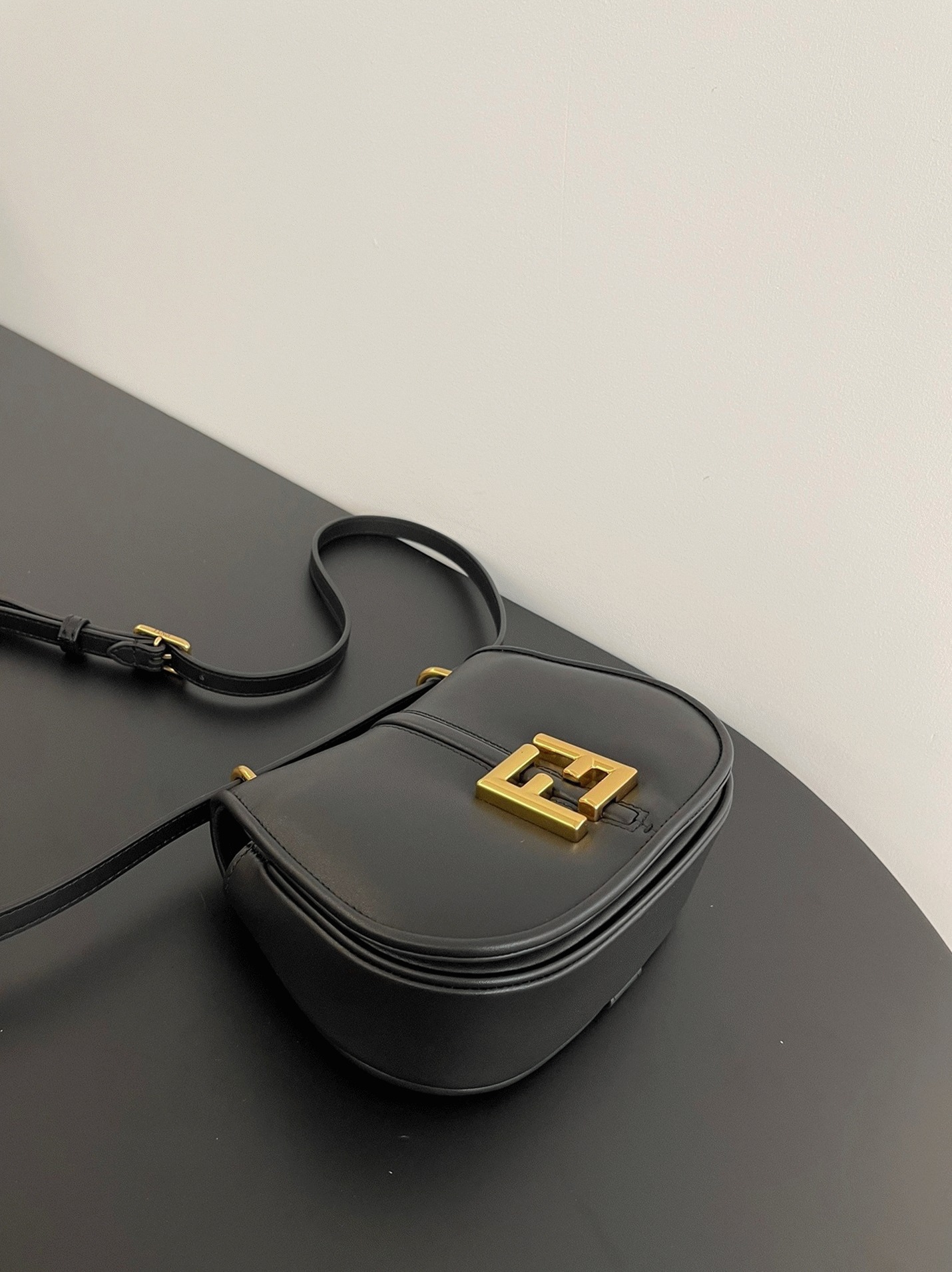 Top Quality Replica F**di C’mon Small Bag in Black