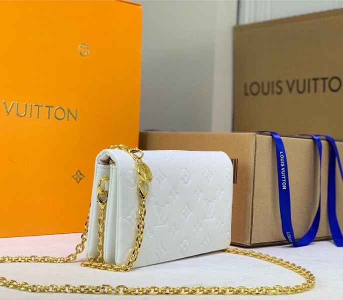 L0vis Vvtt0n Coussin Pochette In Cream