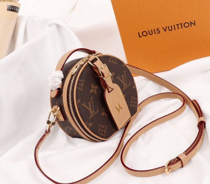 L0vis Vvtt0n Monogram Canvas Mini Boite Chapeau