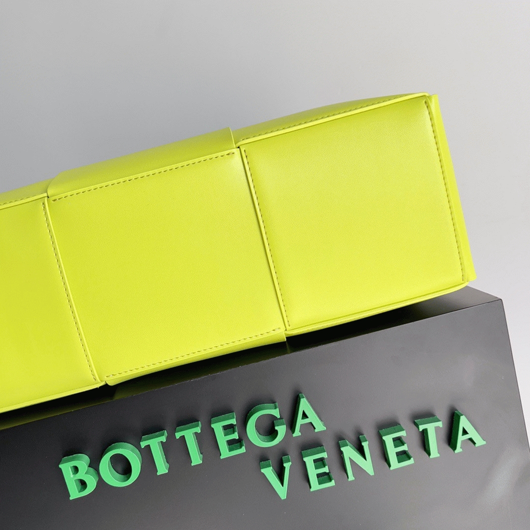Replica B0tt*ga Ven*ta Large Arco Tote Bag Kiwi