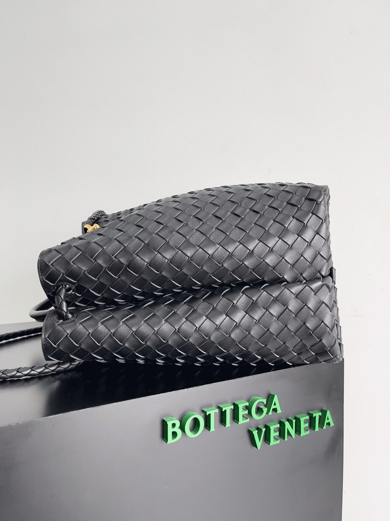 Replica B0tt*ga Ven*ta Large Andiamo Bag Black