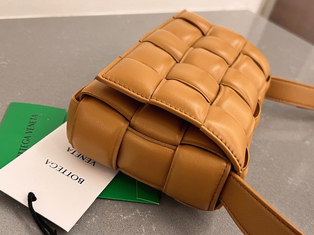 Faux B0tt*ga Ven*ta Small Padded Cassette Bag Camel