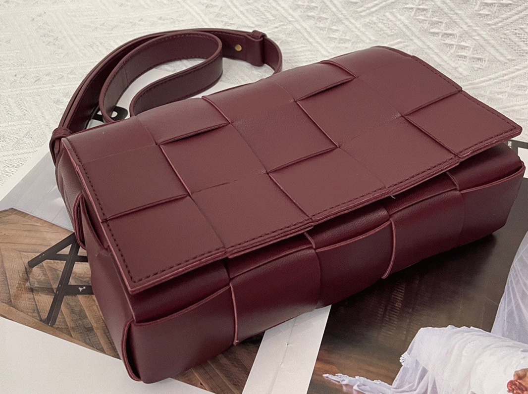 Top Quality Faux B0tt*ga Ven*ta Cassette Bag In Bordeaux