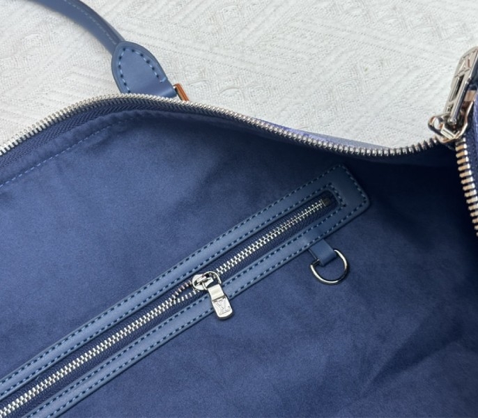 L0vis Vvtt0n Monogram Gradient Canvas Keepall Bandouliere 50 In Navy Blue